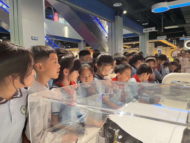 “解锁通信密码・守护国家安全”——2026年_许昌市科技馆第一期科普少年行活动成功举办！