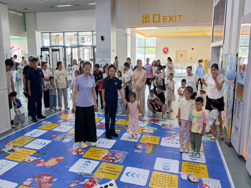 童心筑安全 欢乐过六一——许昌市科技馆消防主题亲子游活动精彩举行