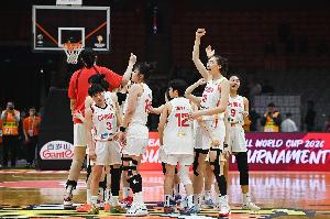 宫鲁鸣谈如何用好四大中锋：四人各具特点 做到高快互动&内外结合