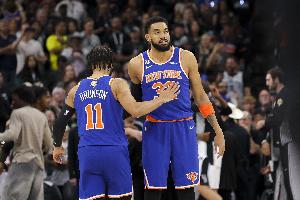 最高可签4年2.72亿！维拉纽瓦：该轮到唐斯降薪了 布伦森做过了