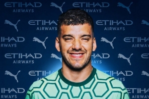 转会费200万欧！罗马诺：34岁阿根廷门将鲁利在接受曼城体检
