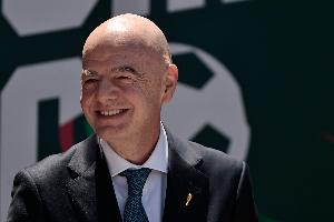 记者：因凡蒂诺承诺若继续当选FIFA主席将助墨西哥脱离中北美足联