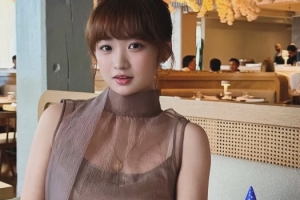 撒狗粮啦~杨瀚森社媒晒女友美照祝其24岁生日快乐